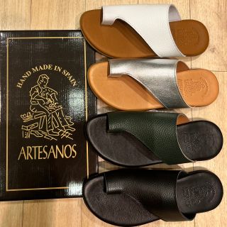 ARTESANOS レザートングサンダル|銀座ワシントン 公式サイト