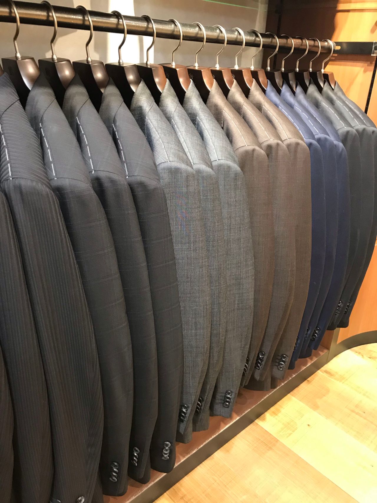 新作 Ermenegildo Zegna スーツ｜Mitsumine Outlet｜Staff Blog