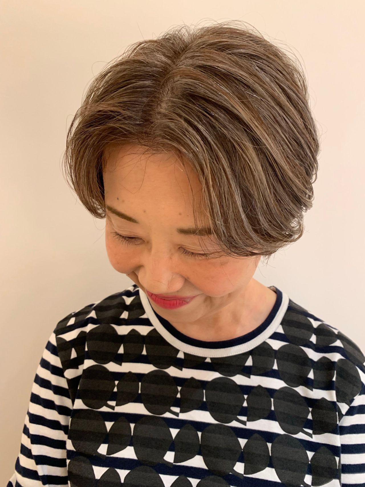 白髪を活かすヘアカラー | 美容室カキモトアームズのオフィシャルサイト