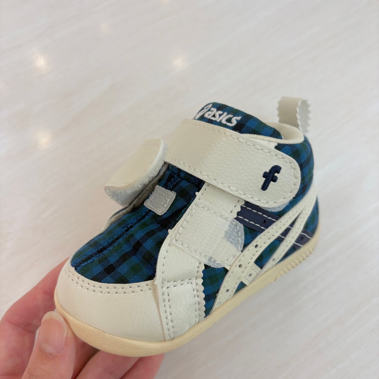 足元から可愛らしく♡】アシックスコラボスニーカー｜ファミリア新潟