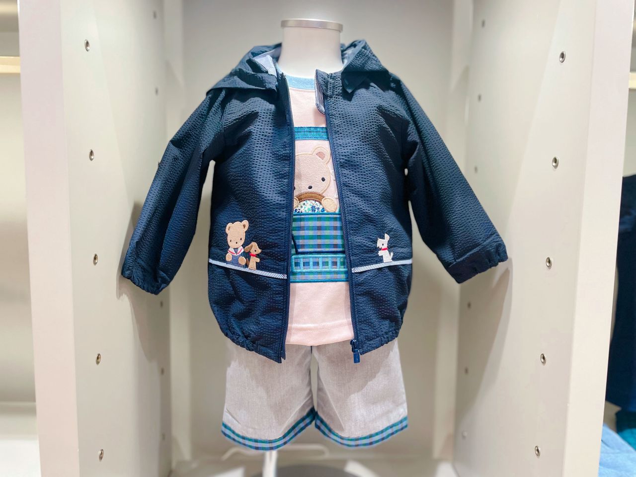 familiar 100cmパーカー グレー ファミリアチェック ブルー 春に