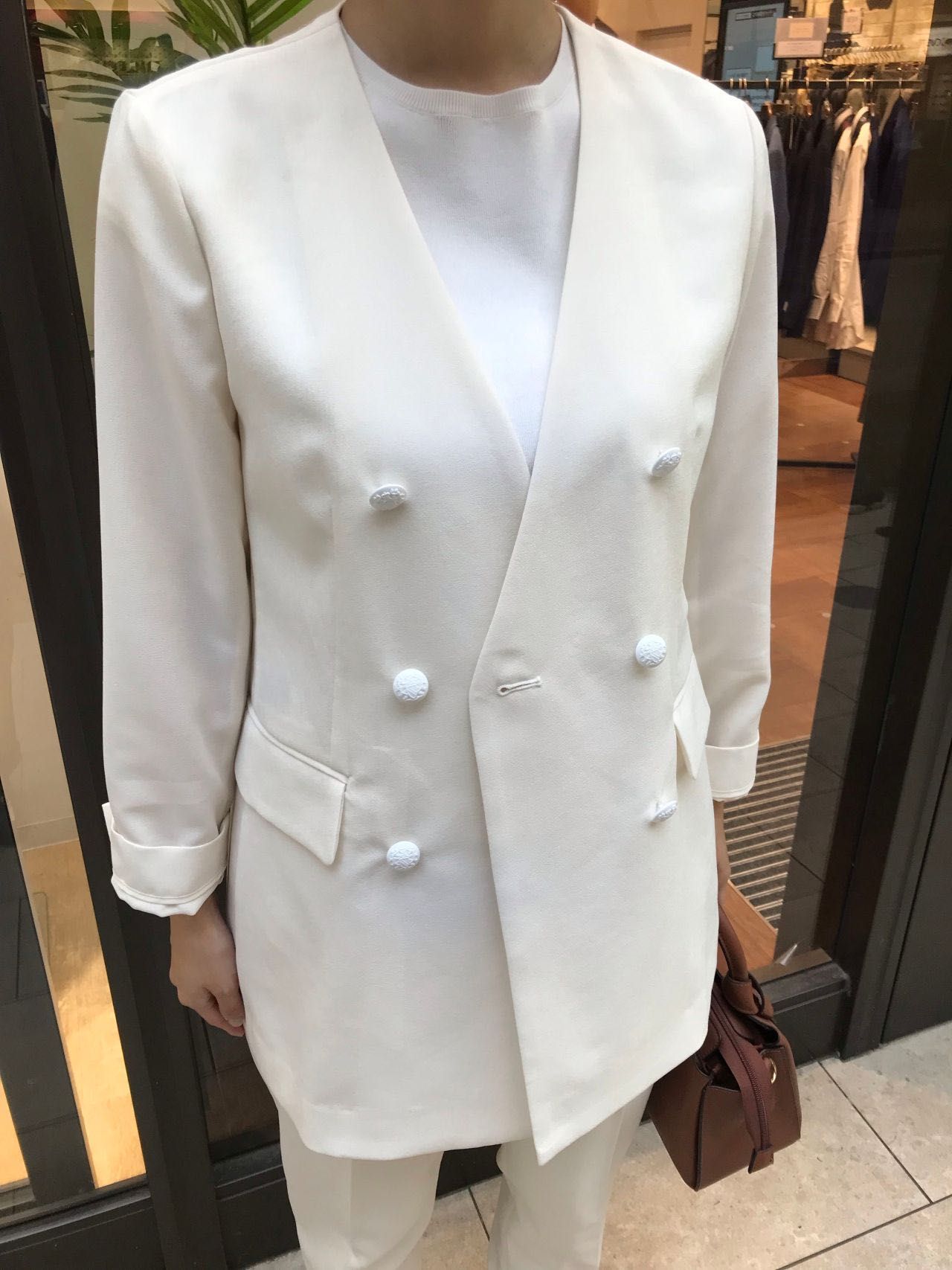白ボタンが可愛いVカラースーツ♡｜THE SUIT COMPANY 福岡天神店