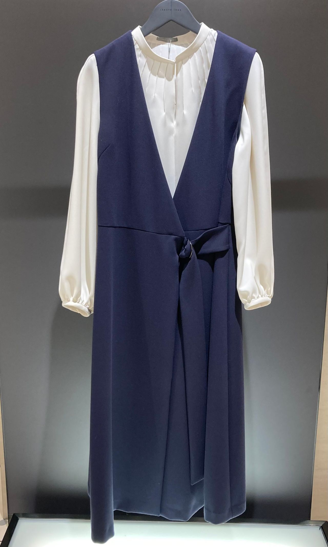 新作】ラップ風ジャンパードレス | 博多阪急店 | Theory luxe  