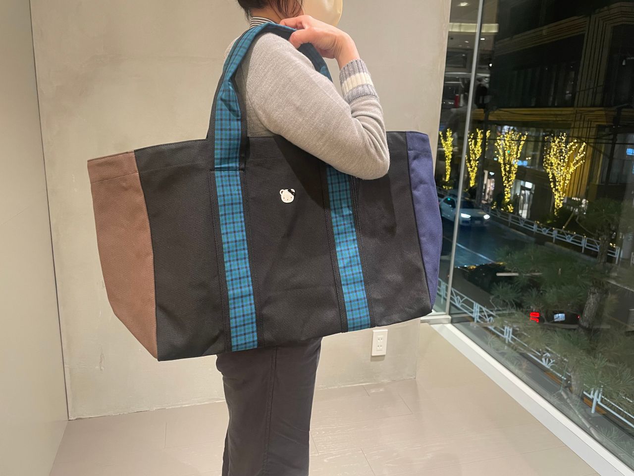 東京限定】人気のブラック再販決定！｜ファミリア代官山店の公式ブログ