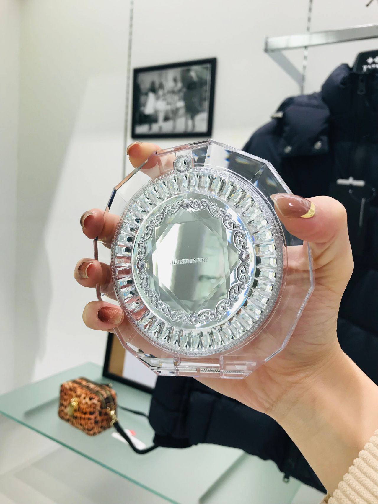 みんなが待ってた！＼再入荷待ち／人気ランキング ジルスチュアートのクリスタルコンパクトミラー♡ マークイズ | メイク道具・化粧小物