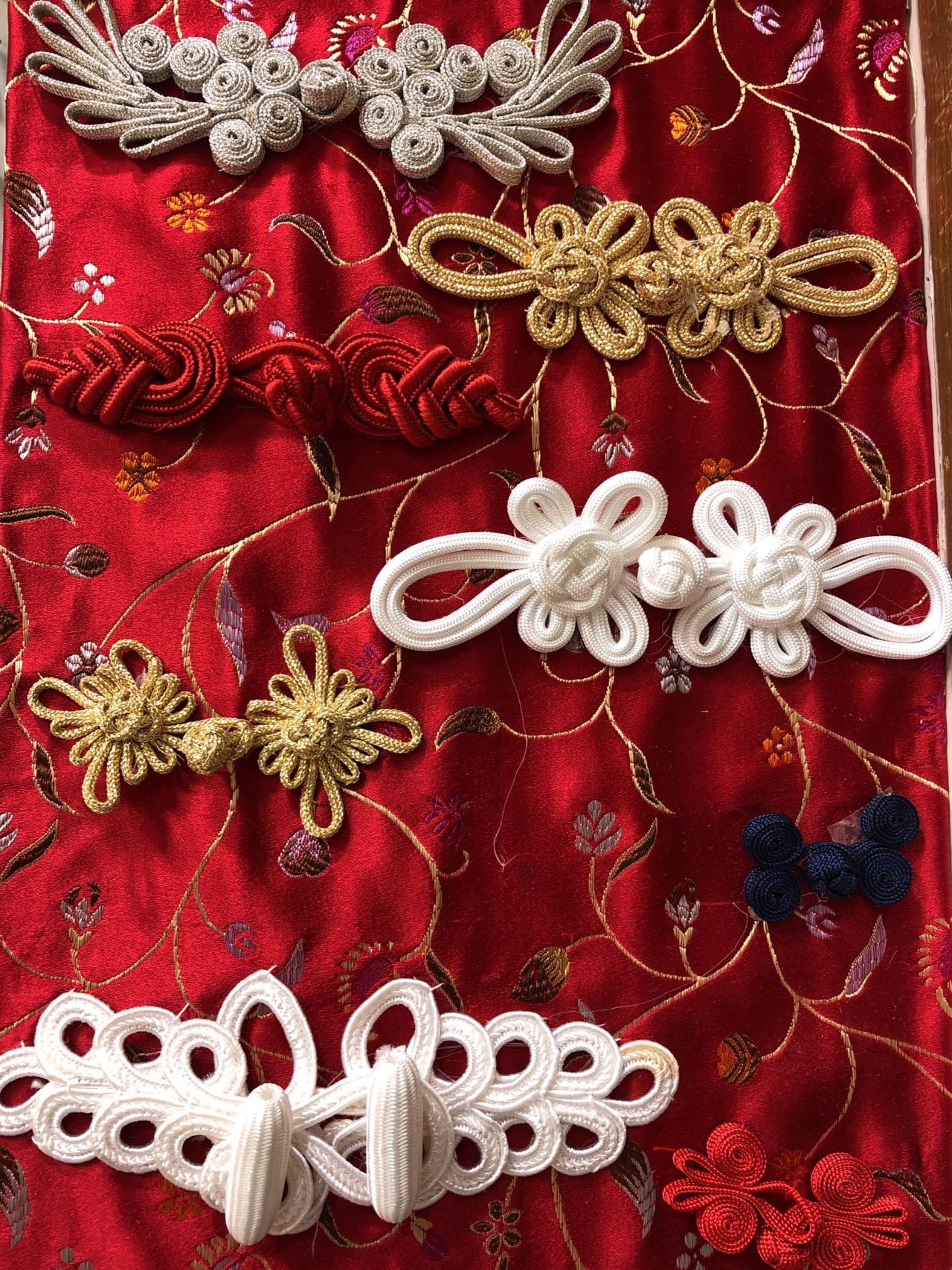 ボタン売場にあります チャイナボタン 本店 服飾館6階aフロア ボタン バックル 生地 手芸用品のオカダヤ Okadaya 公式ショップブログ