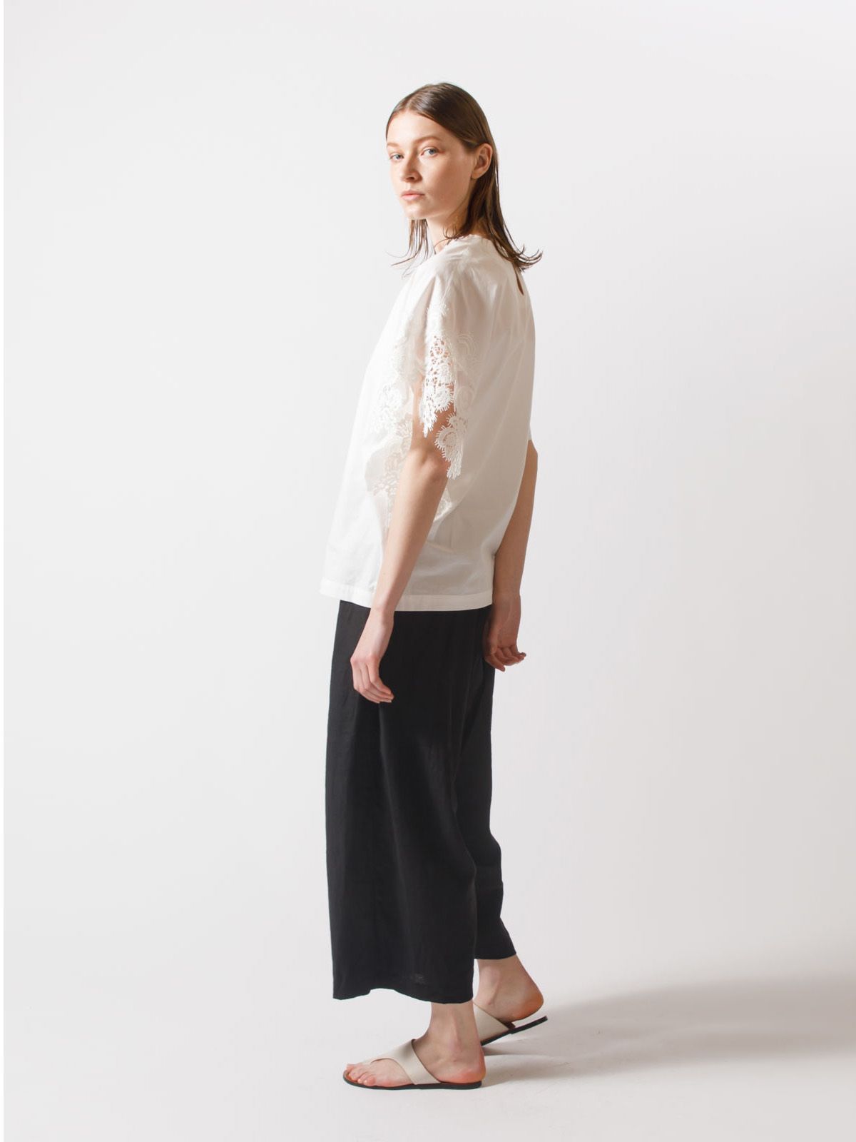 mizuiro ind アシンメトリーレースプルオーバー| MARcourt ONLINE ...