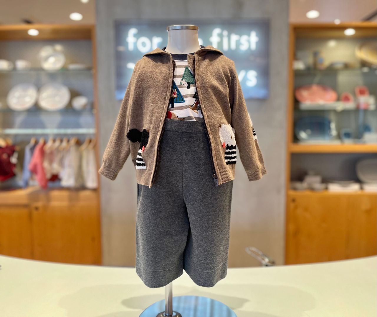 ファミリア 秋 冬服 コーデ売り セット 80cm 女の子 美品あり 秋のお出掛けに】さっと羽織れるアウターをご紹介