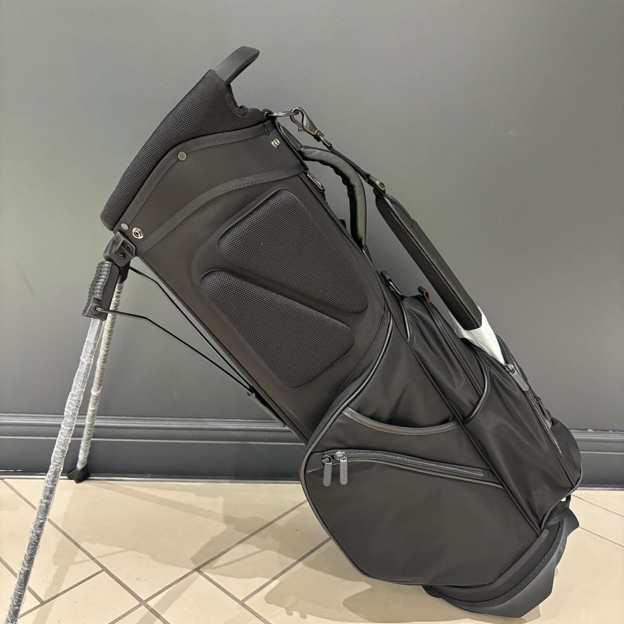 BRIEFING】スタンドキャディバッグ入荷しました | ゴルフ5