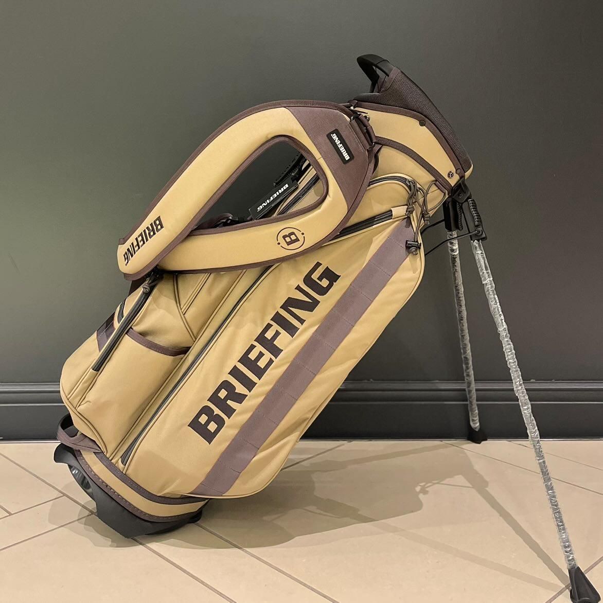 BRIEFING】最新キャディバック「CR-4 #04」 入荷しました