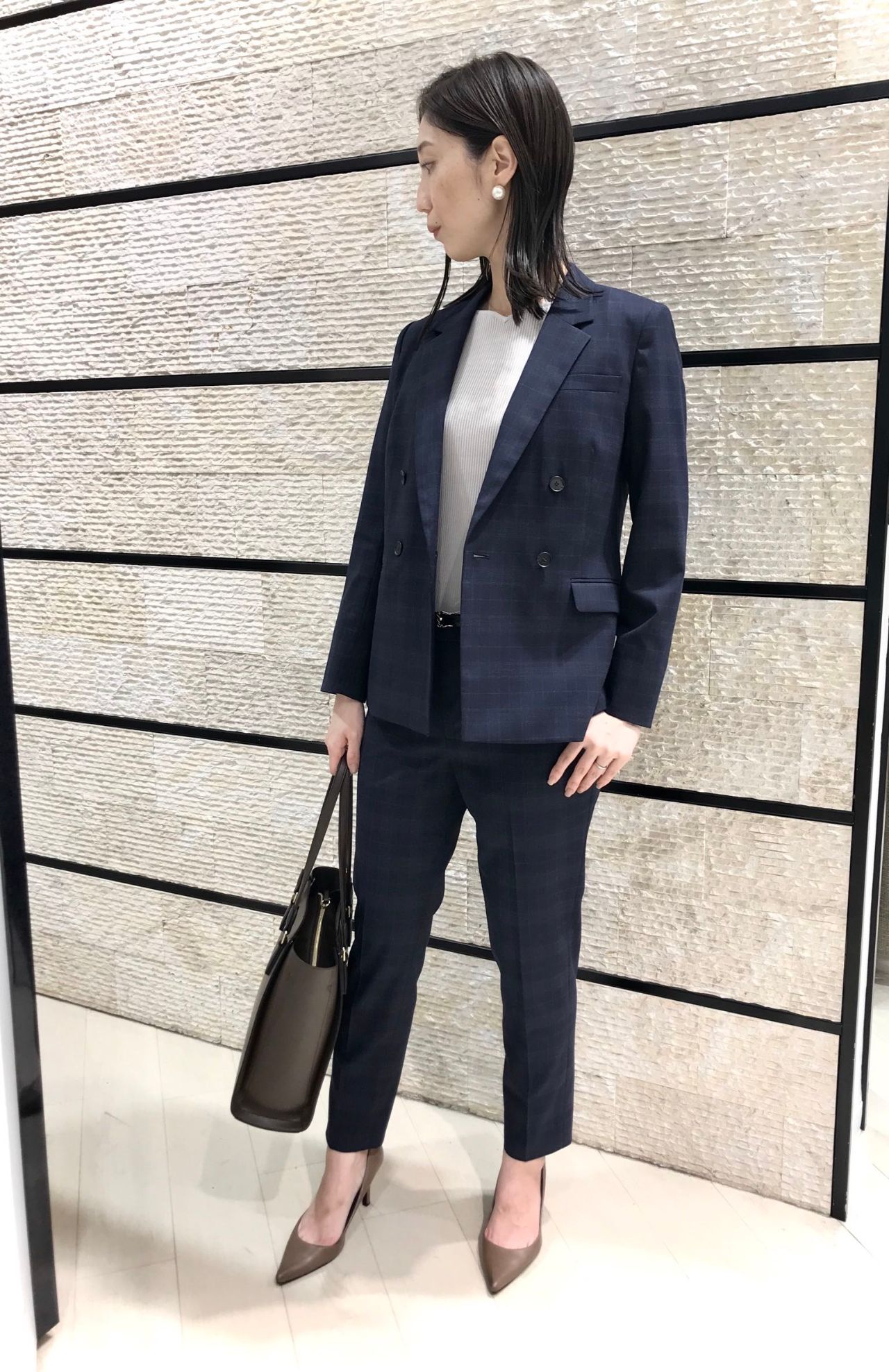 Ladies】柔らかな肌触りのダブルジャケットスーツ｜SUIT SQUARE