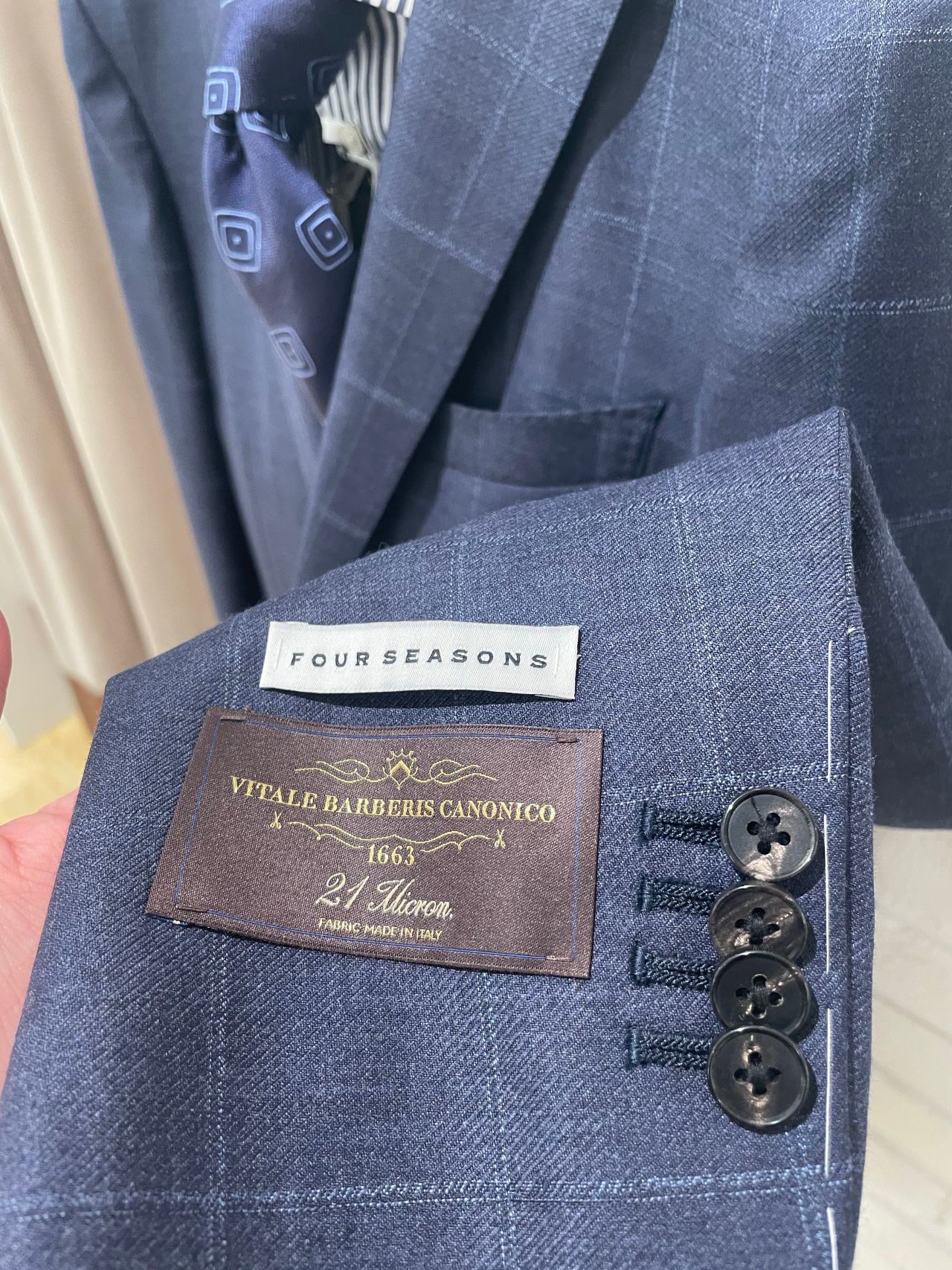 【美品】UNIVERSAL LANGUAGE×カノニコ 1釦 スーツ 青紺 スーツ／2つボタン／CANONICO／21μPRUNELLE／無地／CH22 | SUIT