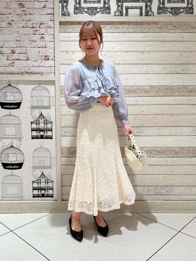 キラキラ織り柄シアーフリルブラウス