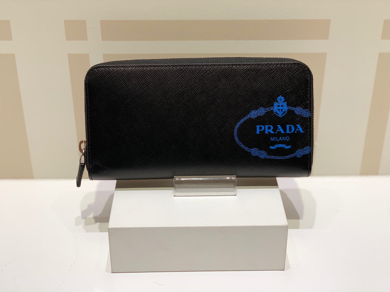 抑制する 敬な 半円 プラダ 財布 新作 19 メンズ Glacee Jp 抑制する 敬な 半円 プラダ 財布 新作 19 メンズ Glacee Jp