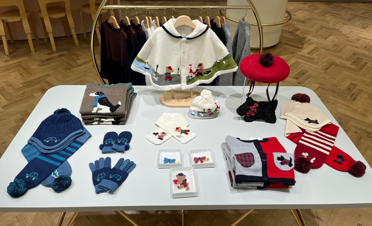 ニットコレクション始まるよ♩｜ファミリア大阪髙島屋の公式ブログ