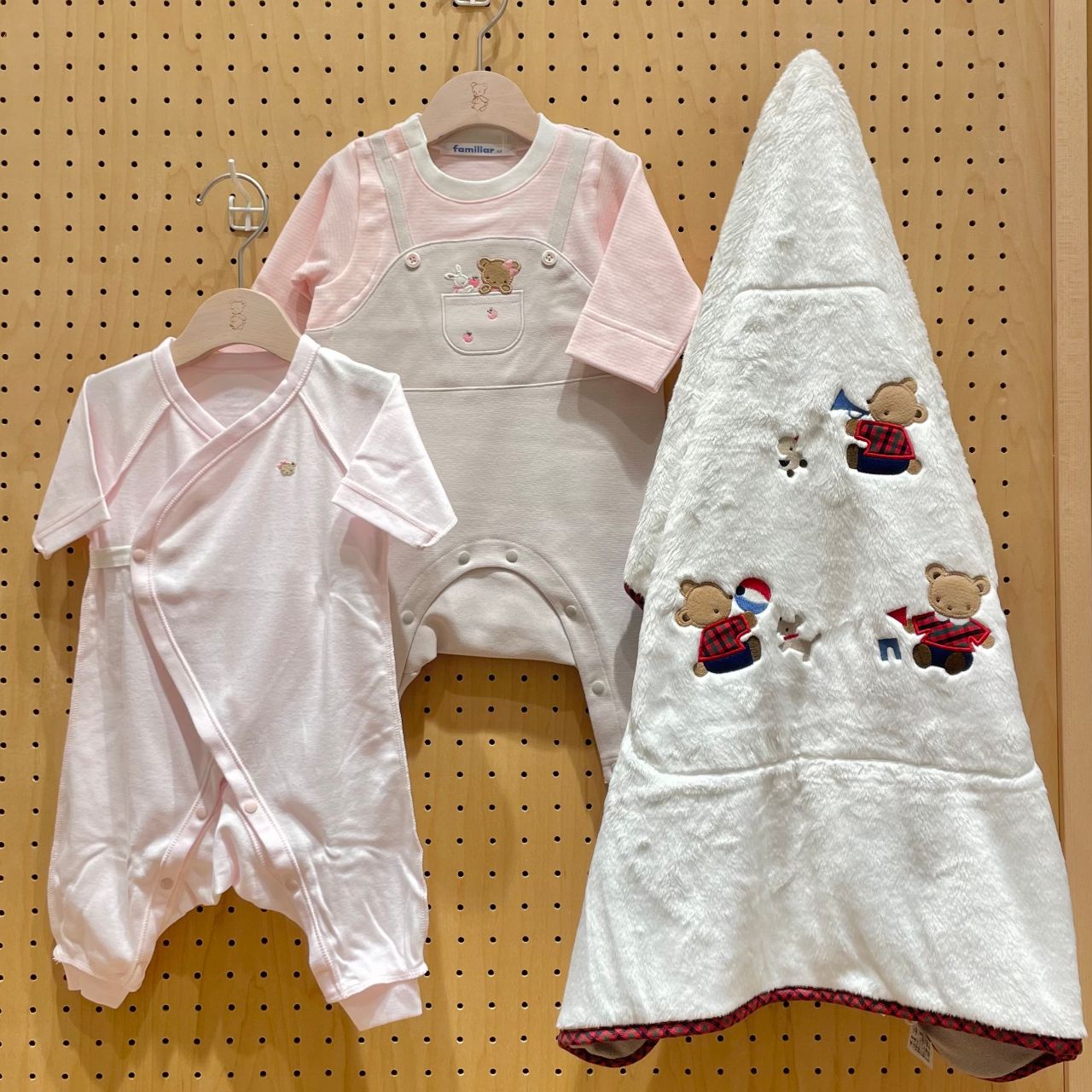 ファミリア　カバーオール　新品　60　ピンク 125102_01.jpg?v=1718087689&