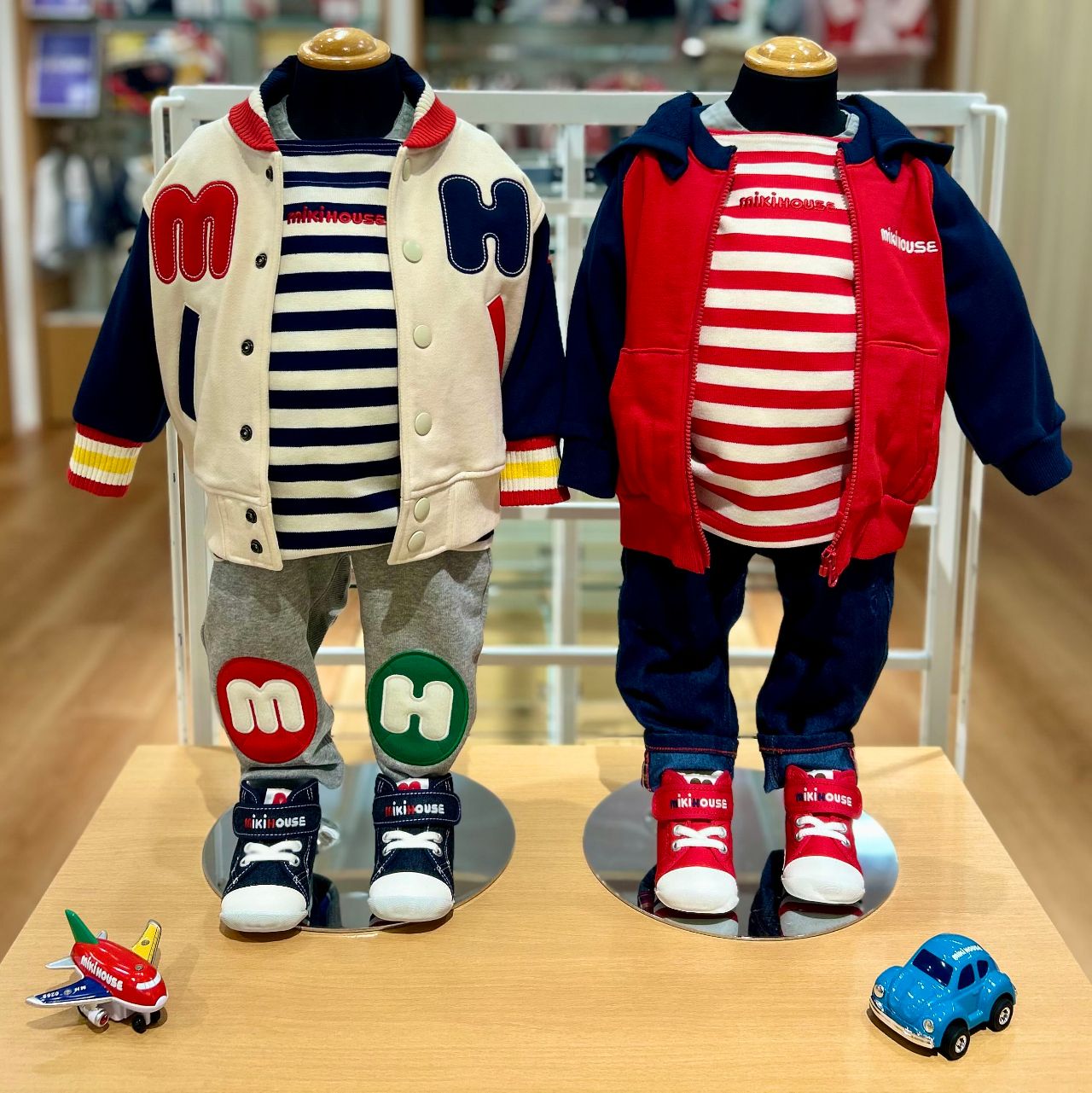 シャンシャン様♡ご確認用♡２歳シャンおでかけ隊♡コスチューム＆シャンモックバック ☆MHのインパクト大！スタジャン風ジャンパー☆｜ミキハウスミキハウス