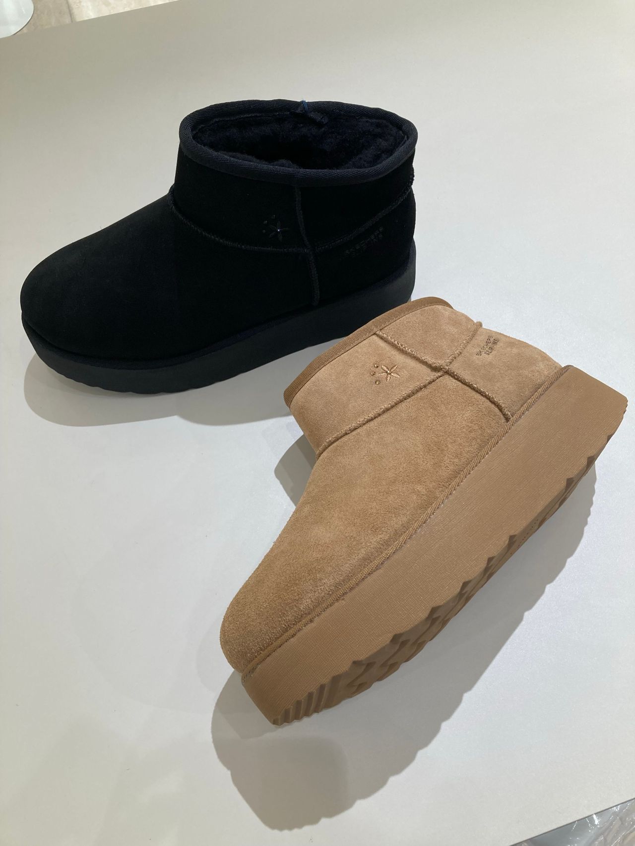 スケッチャーズ　ブラウン スエード ムートンブーツ スケッチャーズ】新作ムートンブーツ♡ | マークイズ静岡店 | フィット