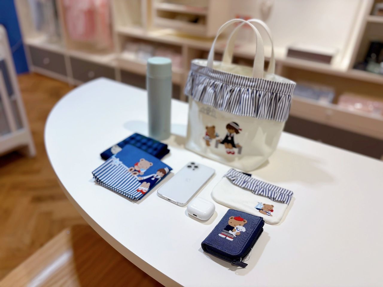 ファミリア 横浜高島屋限定 ハンドバッグ ☆横浜髙島屋店☆限定雑貨販売｜ファミリア代官山店の公式ブログ