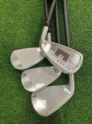 ONOFF AKA 2024モデル　アイアン5本セット オノフ 2024 アイアン 5本セット (#6/#7/#8/#9/PW、通常グリップ装着