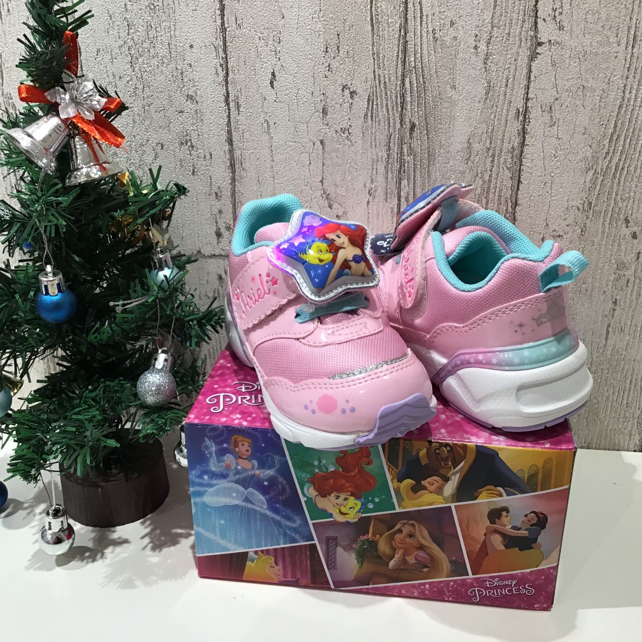 ディズニープリンセス 光る靴 Asbeekids 常滑店 G Foot ジーフット の公式ブログ 人気シューズshopの最新情報