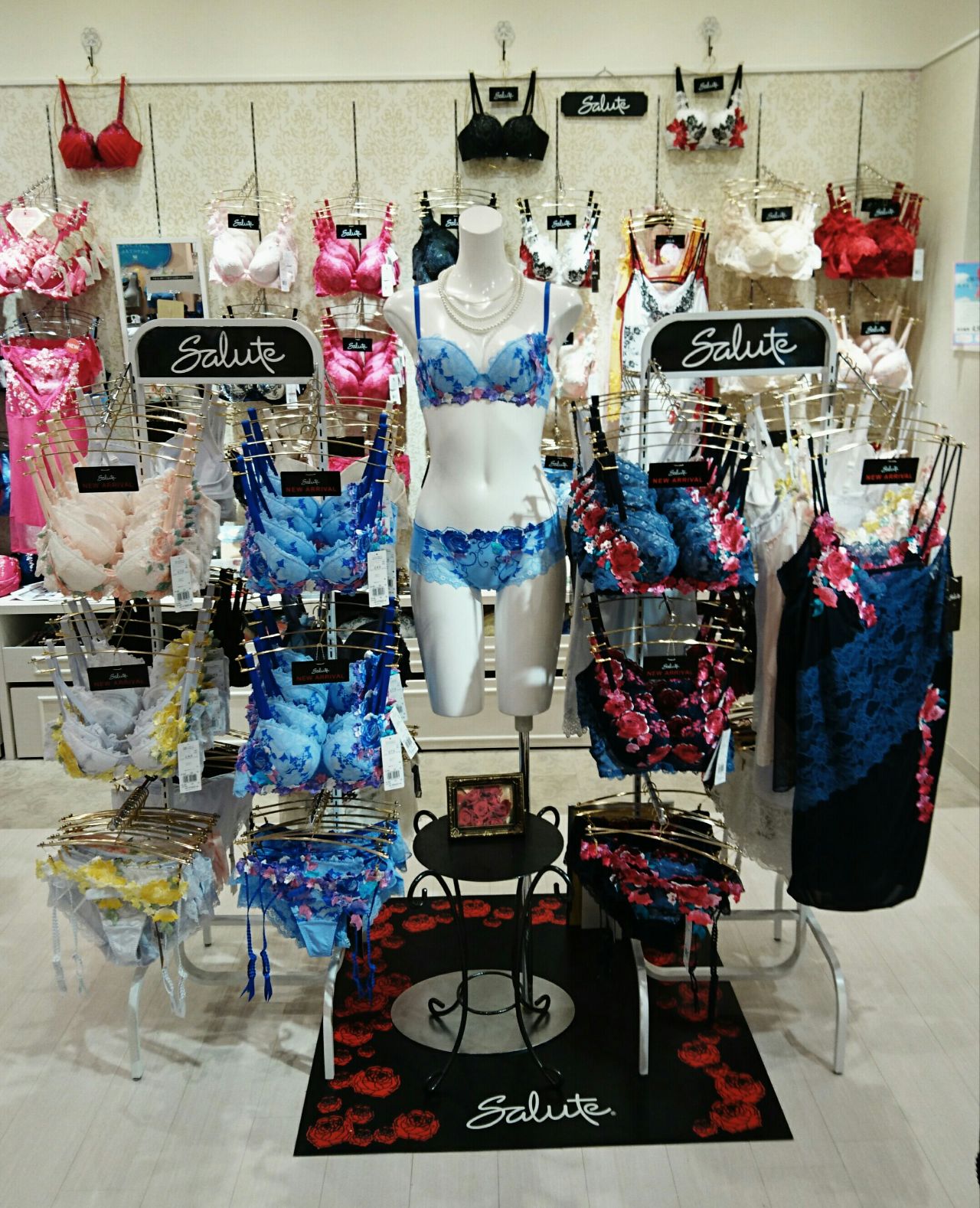 ２０１９年春夏サルート新作入荷のご案内です 大船ルミネウィング店 19年6月23日をもちまして閉店致しました 下着の専門店アンテシュクレ Intesucre 公式ショップブログ