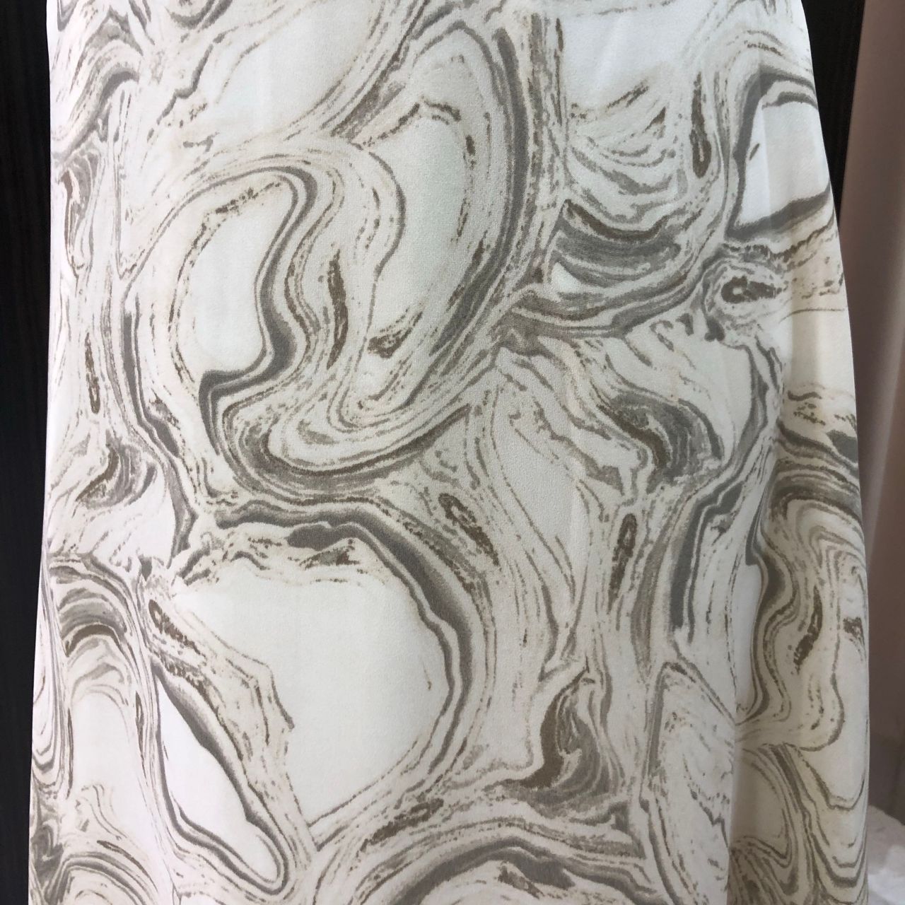 マーブル柄が特徴的 落ち着いた雰囲気のロングスカート 川越店 Astoria アストリア 公式ショップブログ