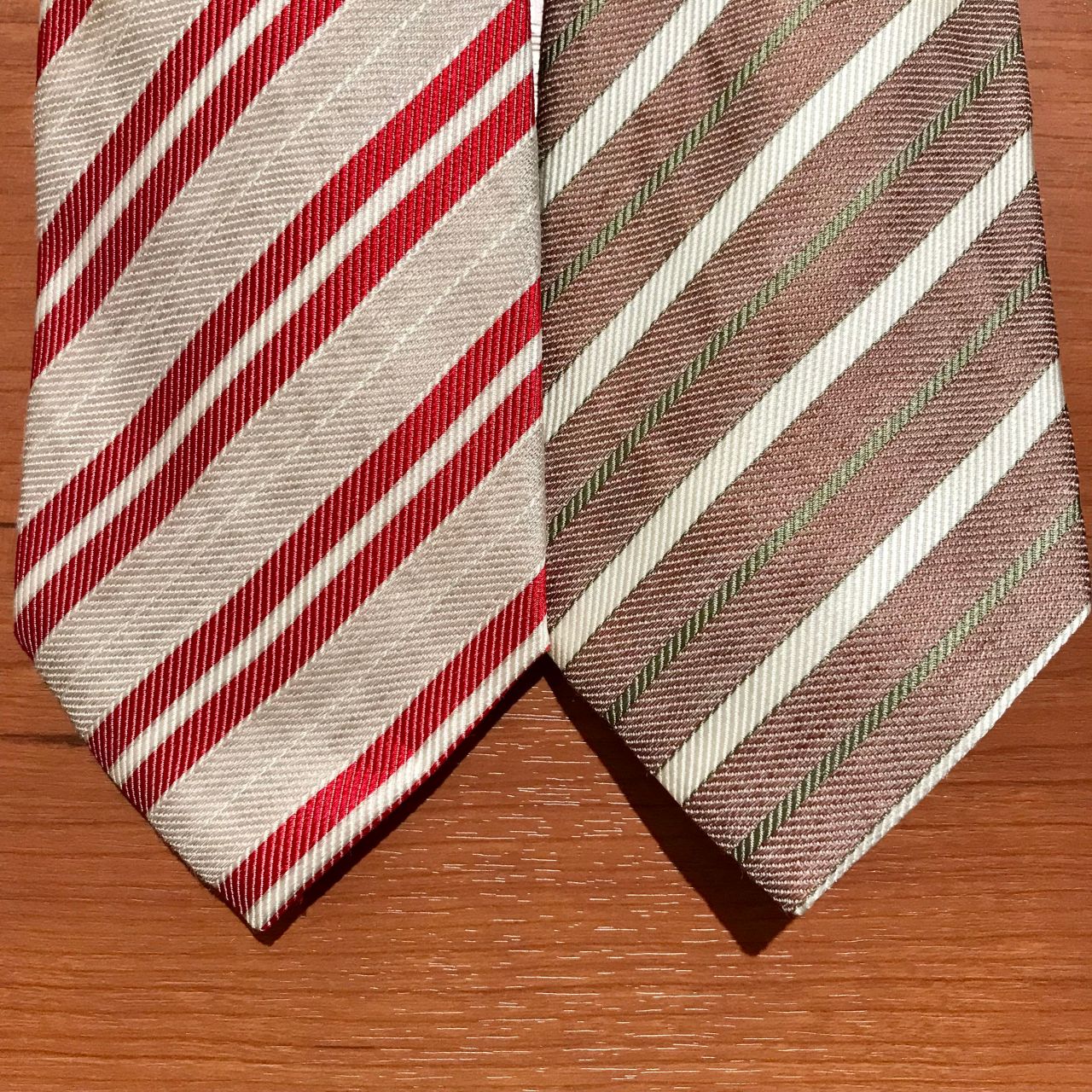 【バーニーズニューヨーク取扱 絹の艶 シルク100％ 拘りのイタリア製】新品 PYLOOT パイロット レジメンタルタイ シルク ネクタイ 紺 u0116 PYLOOT パイロット 新品 定価1.7万 イタリア製 絹の艶 上質シルク100