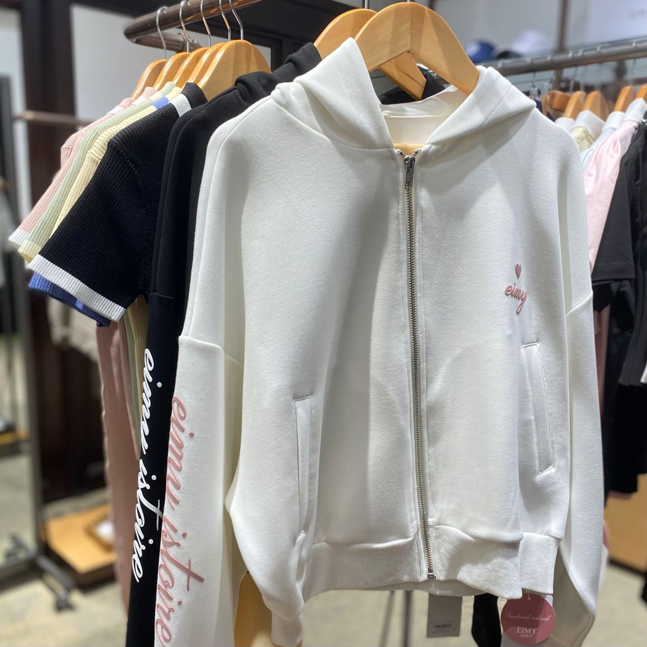 新作ウェア！】エイミーゴルフ入荷しました！ | ゴルフ5 プレステージ