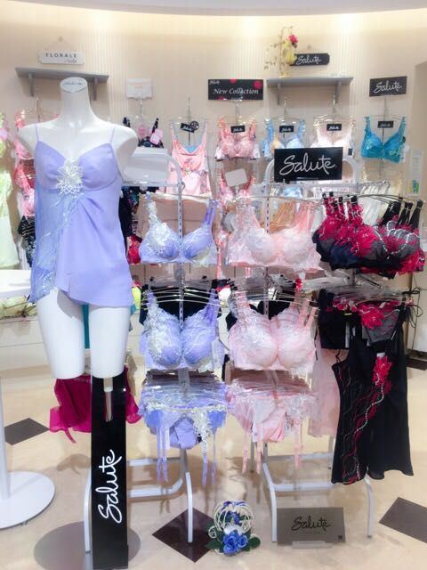 サルート 54G D75＋M IV クリムト サルートから新作の登場です