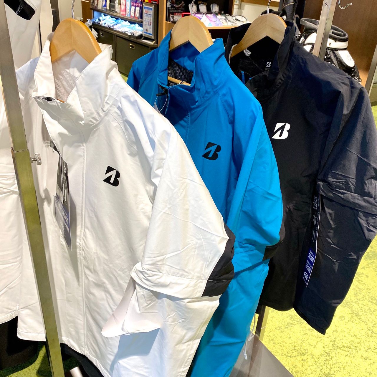 梅雨の季節に！【BRIDGESTONEのレインウェア】ブリヂストンの撥水力