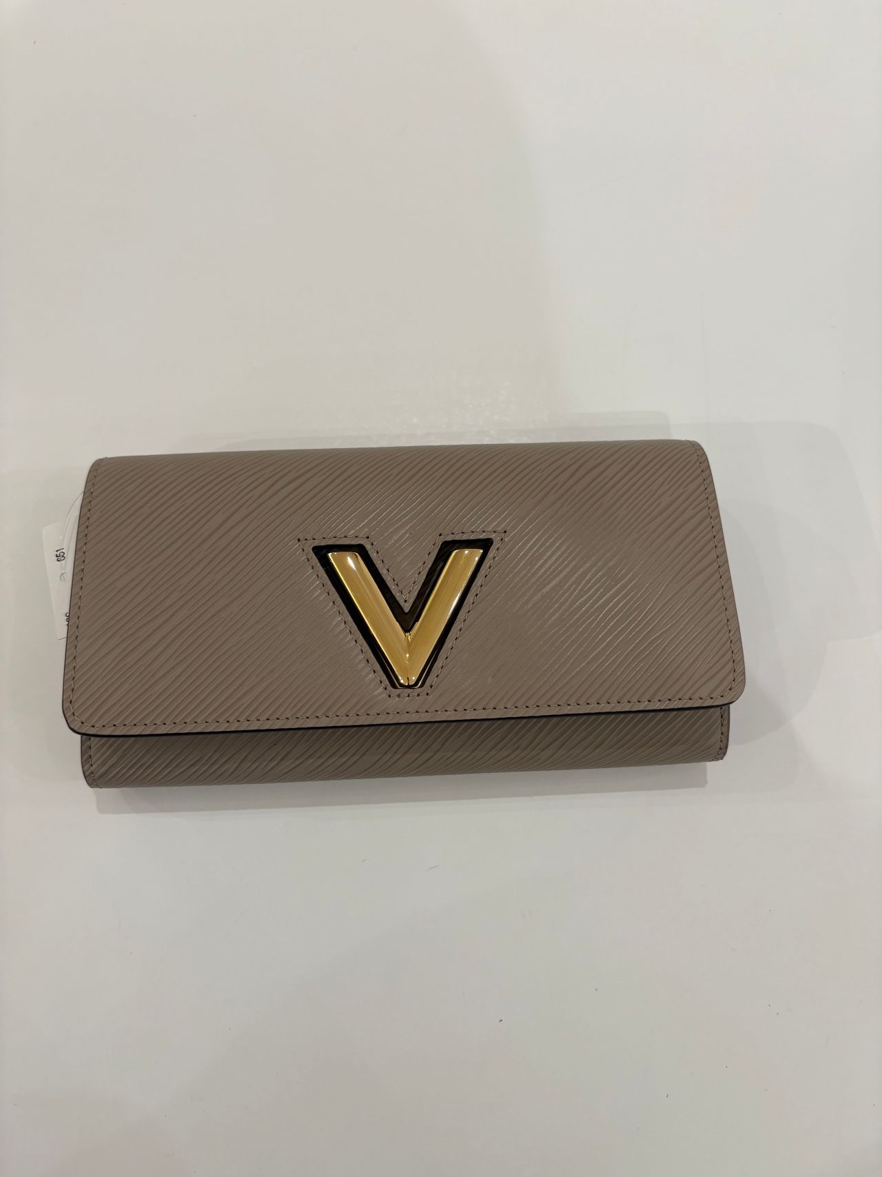 新作★LV Portefeuille Lou｜洗練フォルム×エレガントデザイン LOUIS VUITTON 新作財布！ | リーフウォーク稲沢店 | フィット
