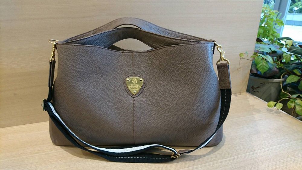 超美品 アタオ ATAO ショルダーバッグ エルヴィ 30-25070105 超美品 アタオ ATAO ショルダーバッグ エルヴィ 30-25070105