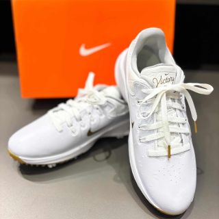 最終値下げ！【美品】NIKE ゴルフシューズ ホワイト イエロー NIKE】上品なホワイト×ゴールド！Victory Pro 4 ゴルフシューズ入荷