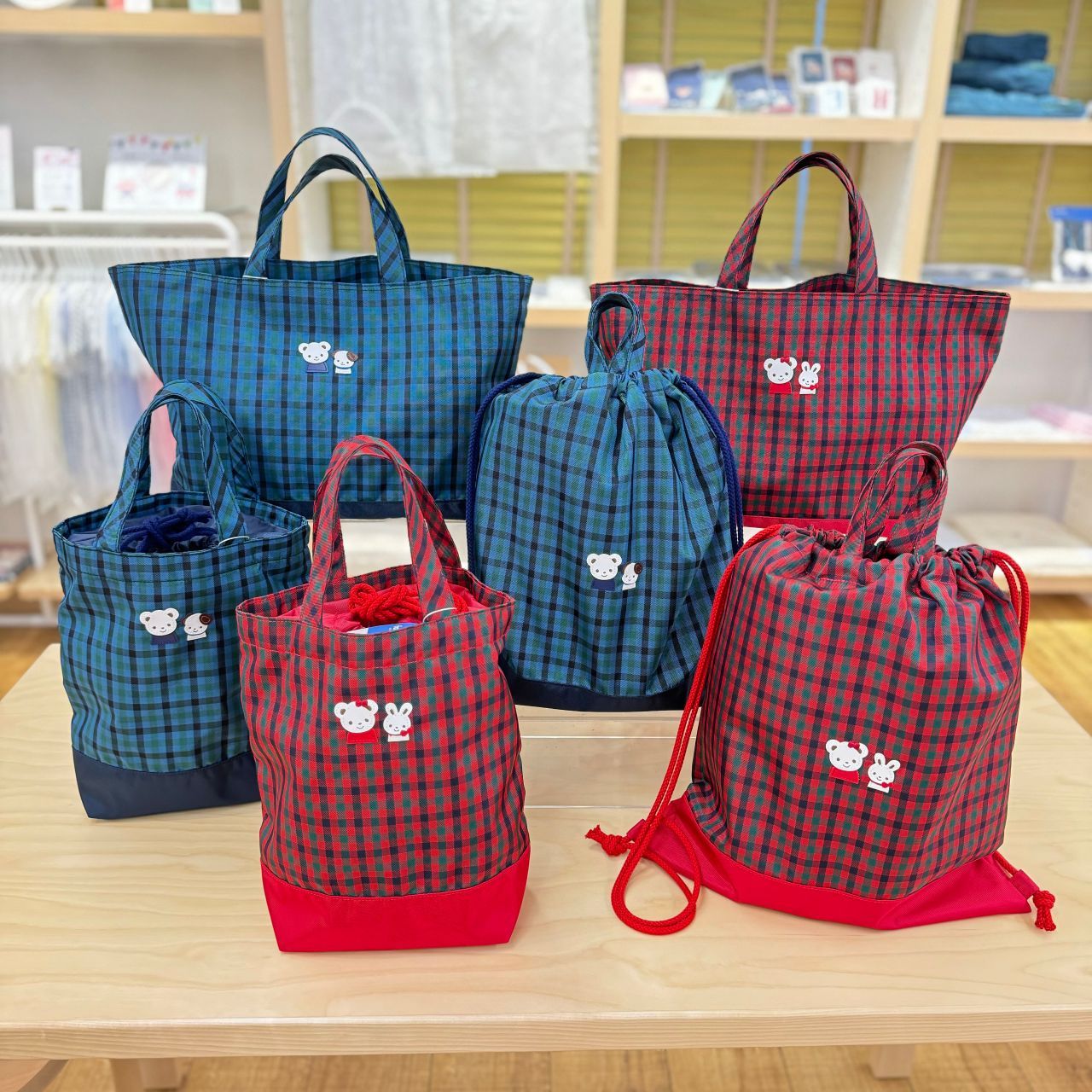 最終お値引き新品未使用未開封ファミリアパジャマ80サイズ 期間限定価格商品 最終お値引き新品未使用未開封ファミリア