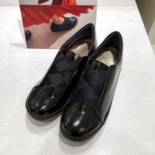 銀座ワシントン バレエシューズ 24cm ブラックエナメル 新品 18000円 銀座ワシントン バレエシューズ 24cm ブラックエナメル 新品