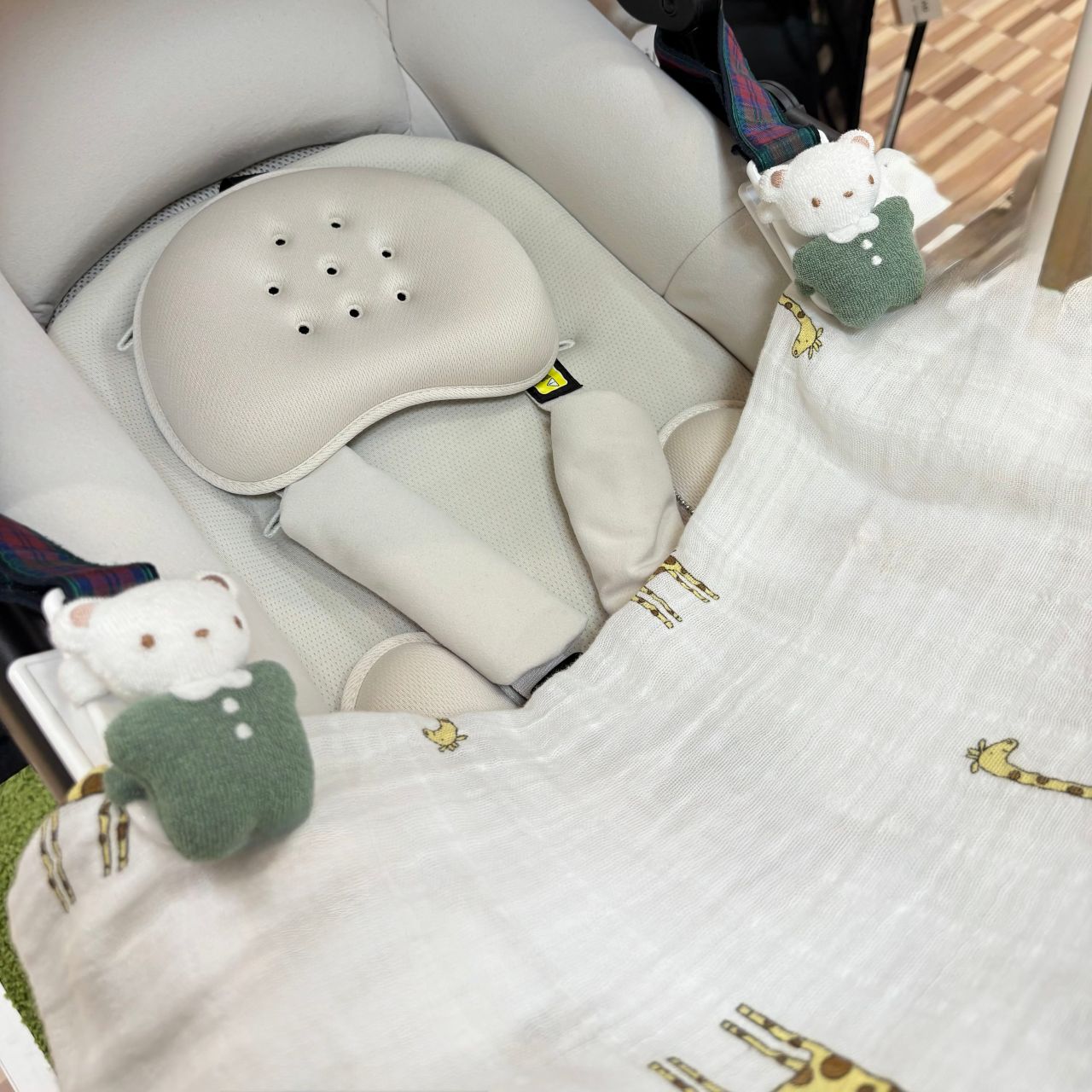 お散歩やお出かけに♪便利でかわいいシューズクリップ♡｜ファミリア