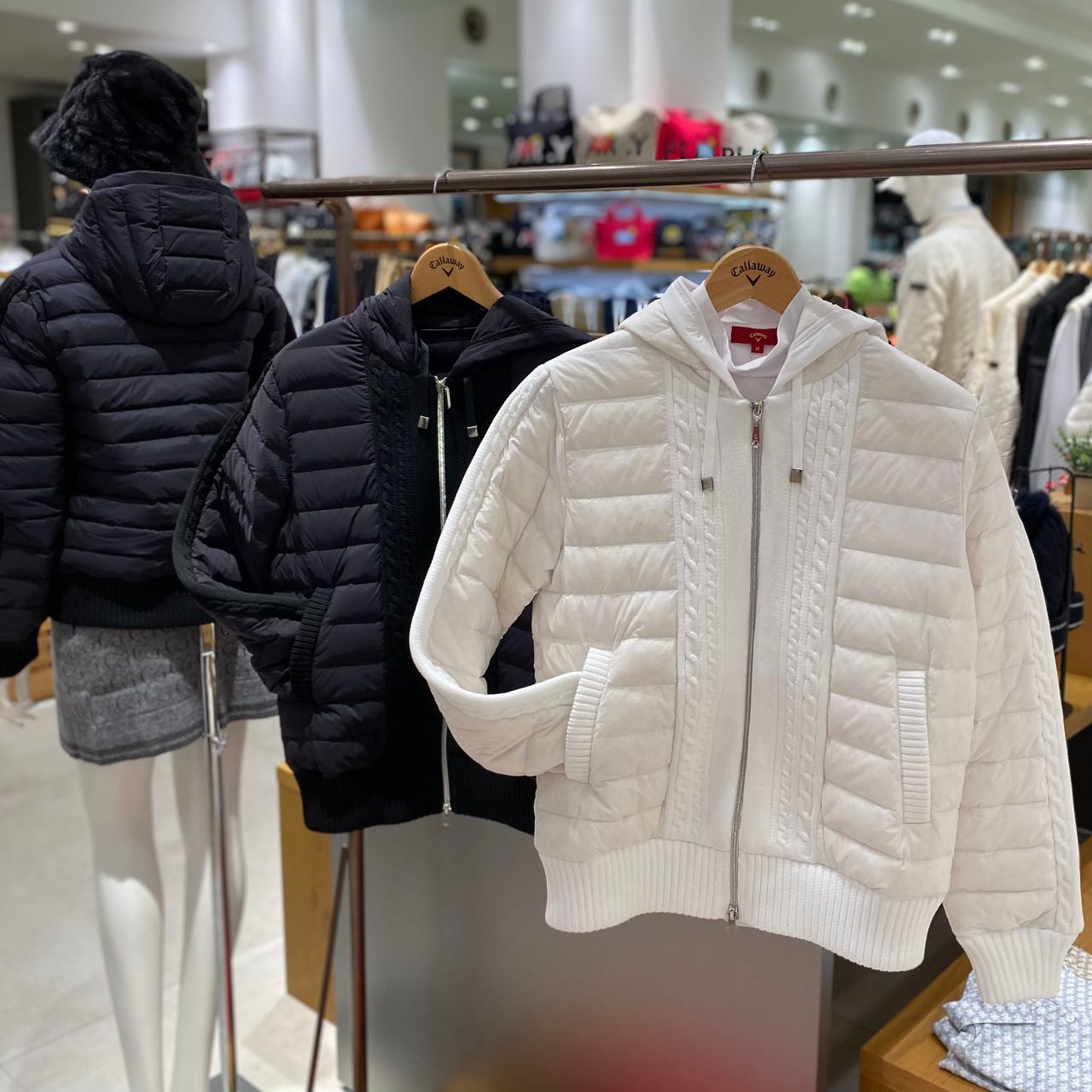 Callaway レディースジャケット レッド 新品 Callaway レディース フルジップジャケット L レッド - メルカリ
