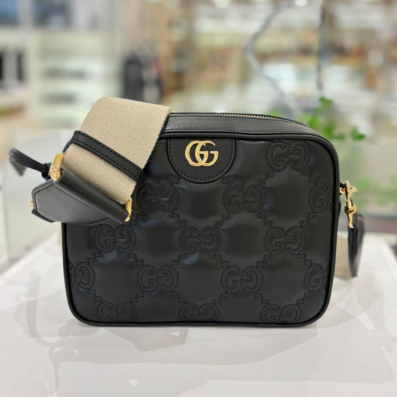 グッチ GUCCI スモール ショルダーバッグ GGマトラッセ キルティング ダブルG ななめがけ クロスボディバッグ 702234 UM8HG 1046 GUCCI（グッチ） 【並行輸入品】 スモール ショルダーバッグ GG