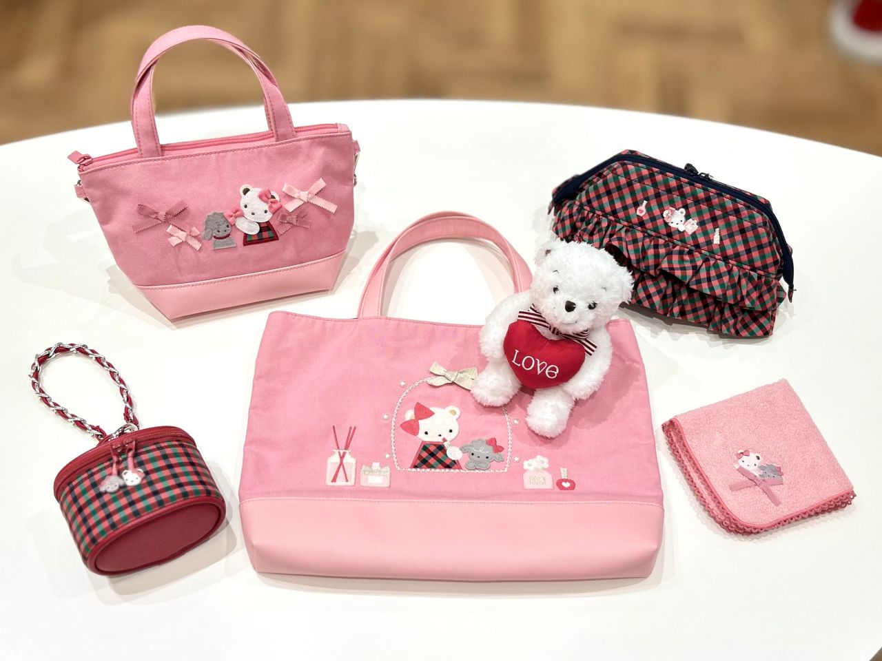 芦屋限定バッグ再販します！♡｜ファミリアファミリア芦屋モンテメール
