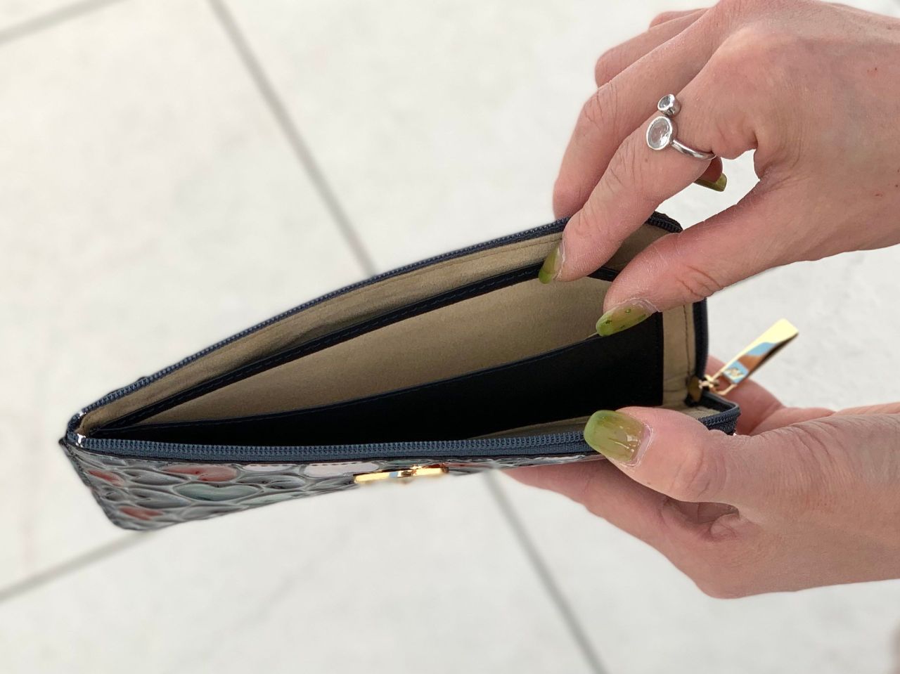 ATAOアタオ スリモ サイレントナイト限定品 保証書付き エナメルレザー 本革 ATAOアタオ スリモ サイレントナイト限定品 保証書付き エナメル