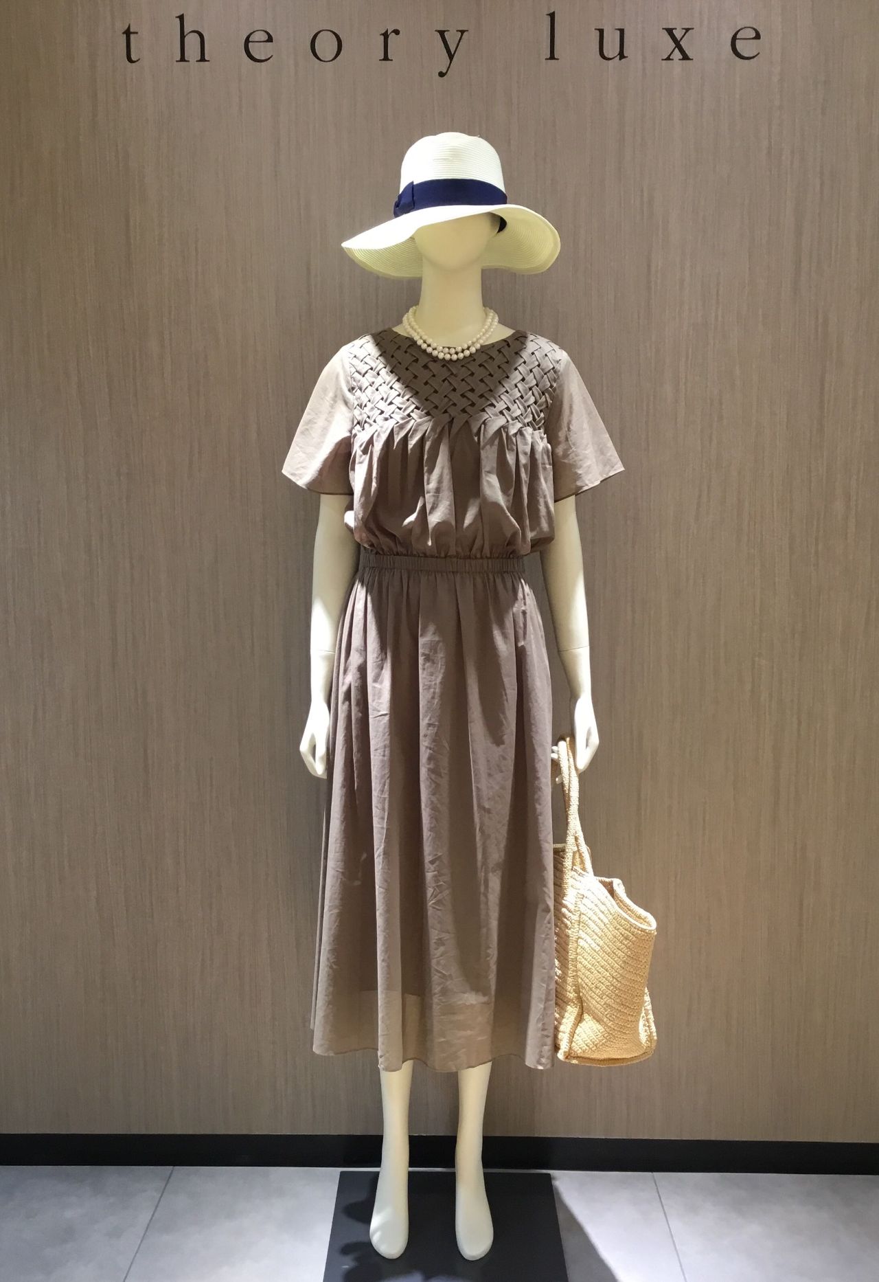 エアリー素材の美人見えドレス | 仙台藤崎店 | Theory luxe[セオリー  