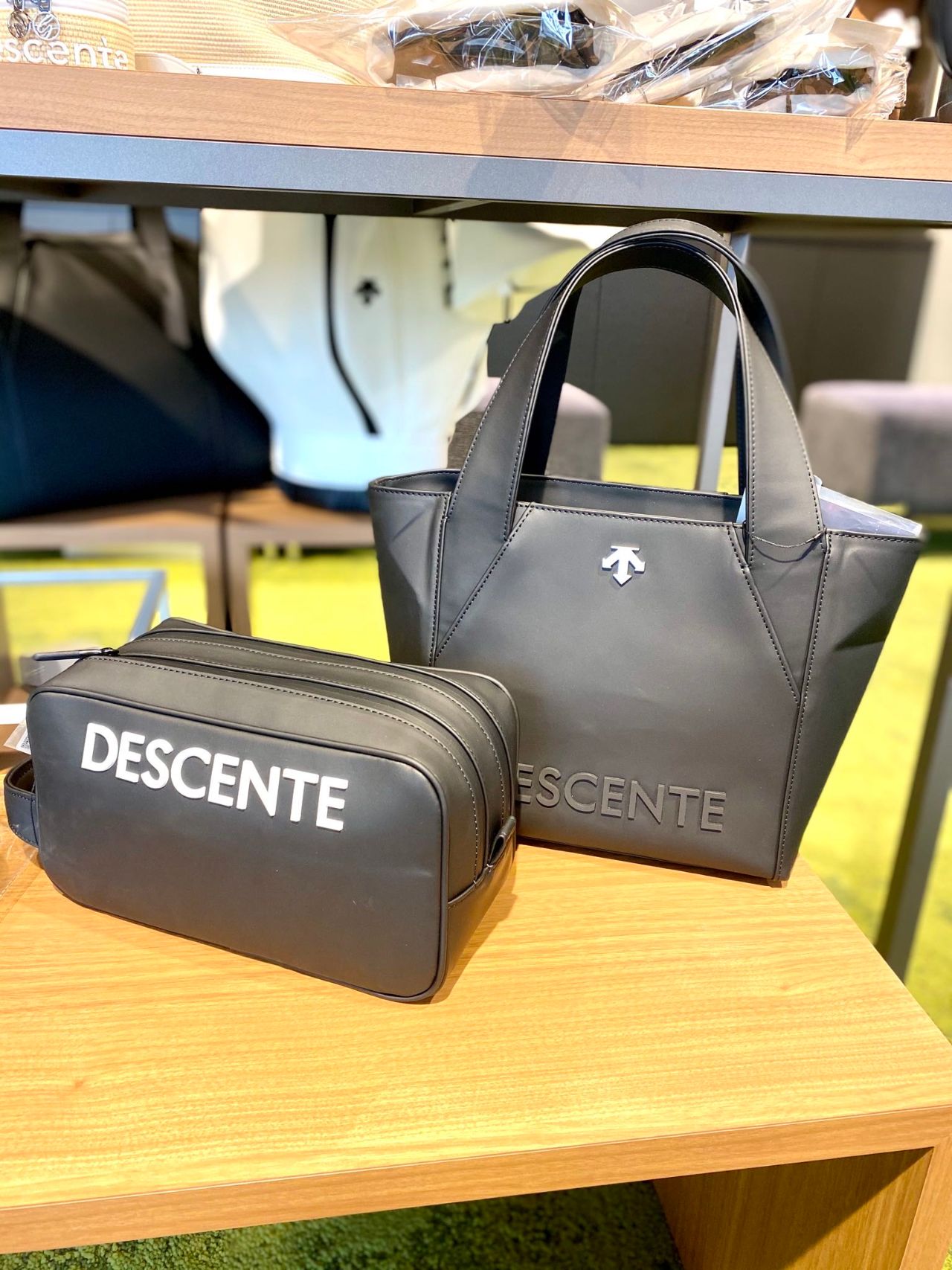 DESCENTE GOLFのキャディバッグやカートバッグ入荷！】 | ゴルフ5