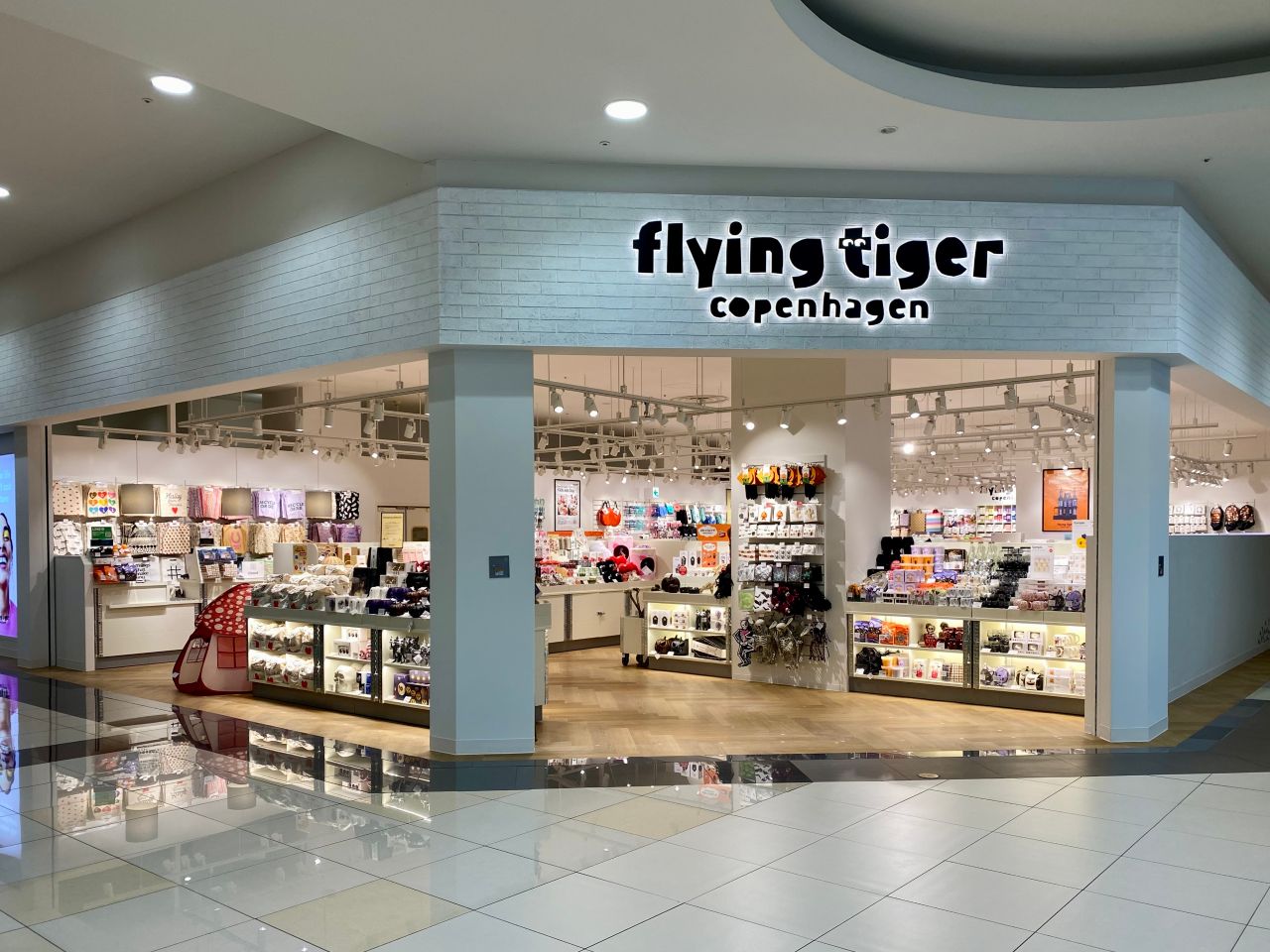 Halløj！Flying Tiger Copenhagen イオンモール福岡ストアです。2025年9月5日（金）、福岡県福岡市の商業施設「イオンモール福岡」の1階にオープンしました！
