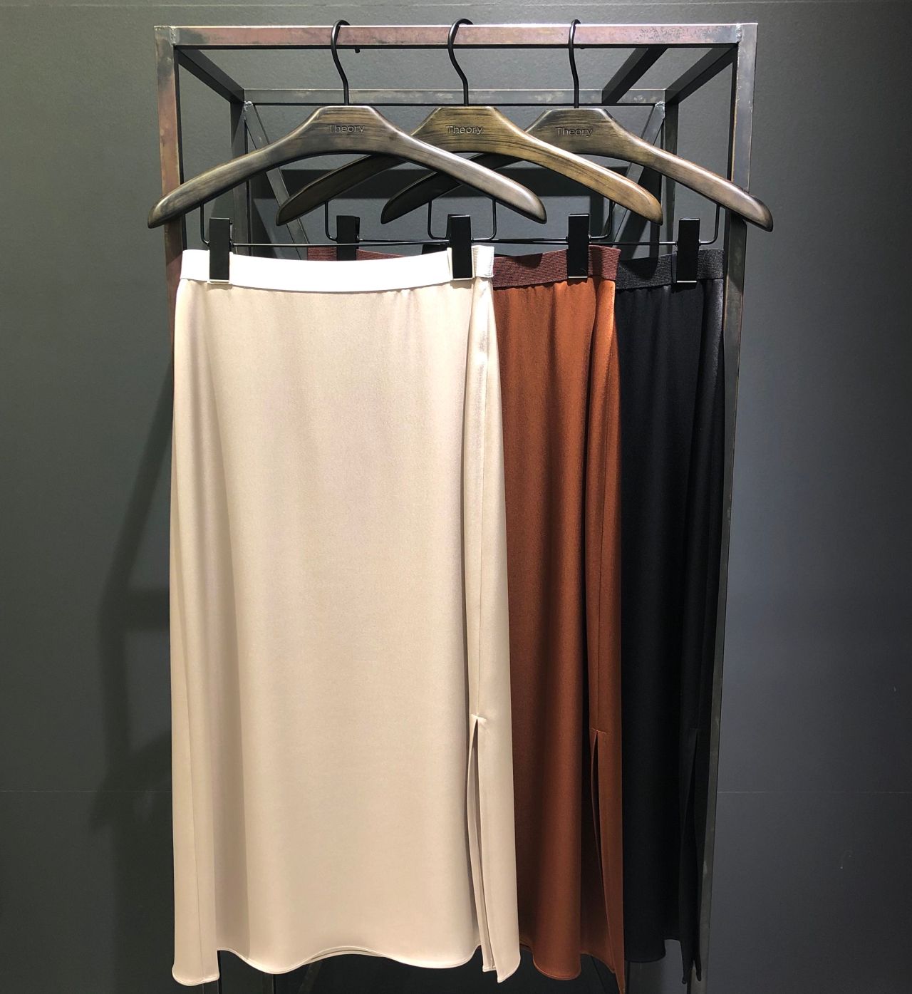 新作サテンフラットスカート | 新宿高島屋店 | Theory[セオリー 