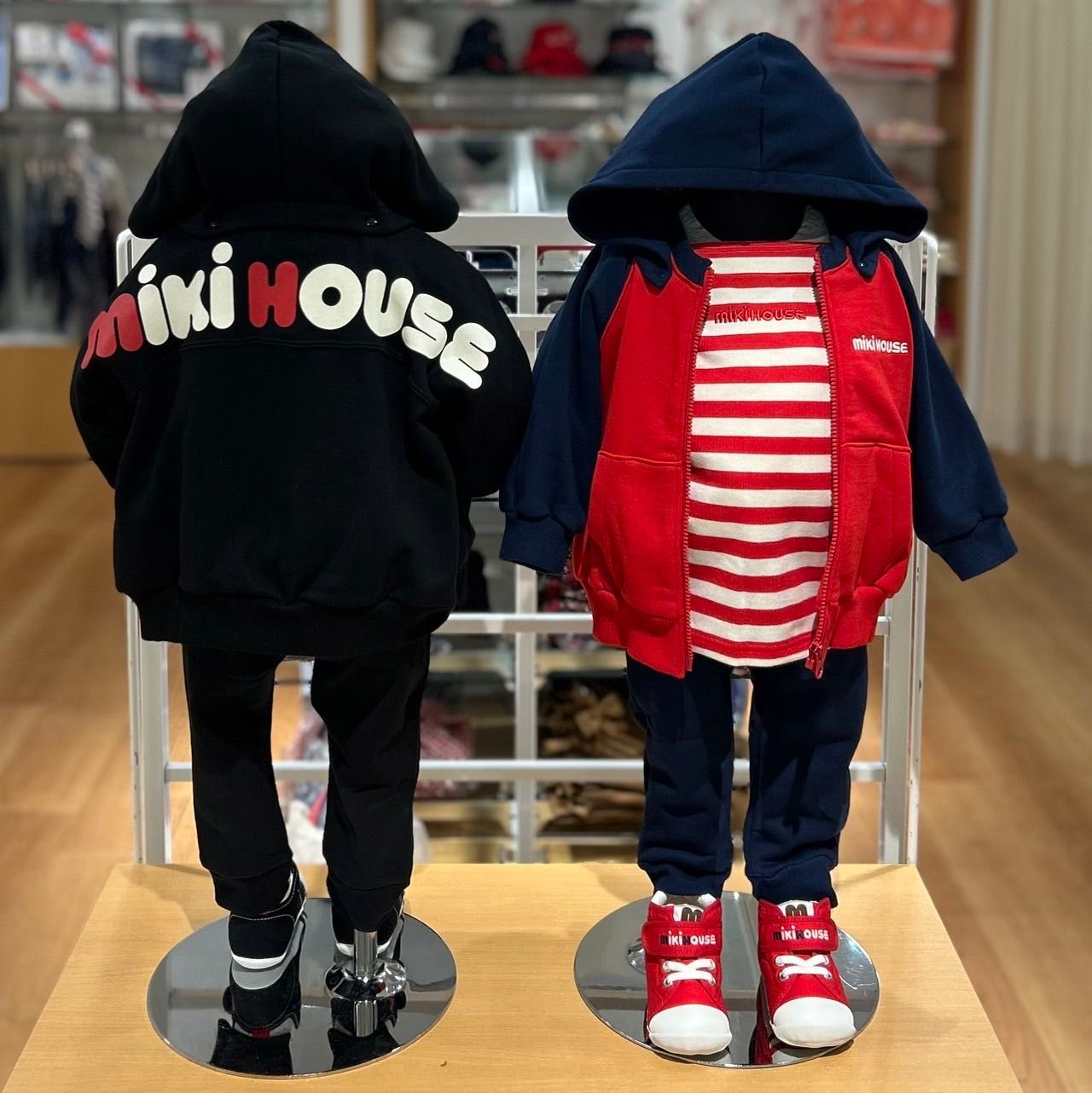 はおりものの定番！バックロゴパーカー☆｜ミキハウスミキハウス 橿原