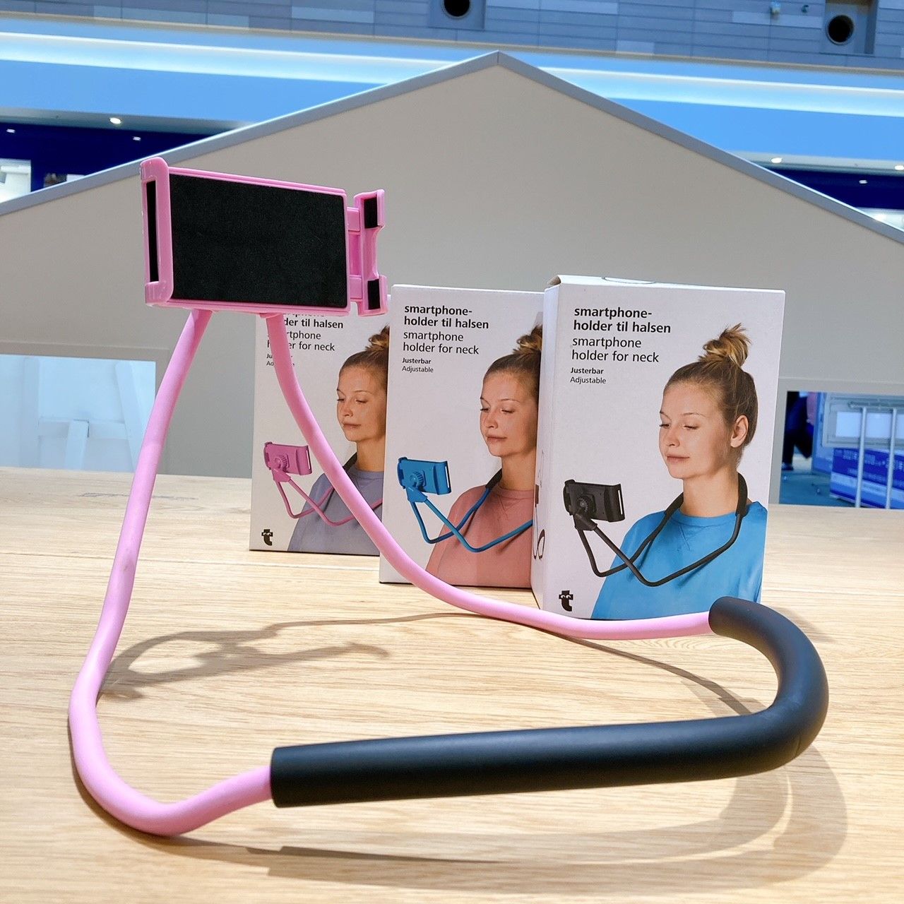 ついに スマホプロジェクター再販 イオンモール伊丹ストア フライング タイガー コペンハーゲン Flying Tiger Copenhagen