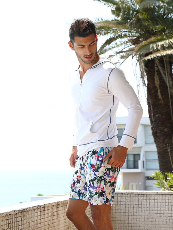 沖縄で映える！トロピカル柄メンズ水着♪ | 阪急うめだ本店 Riberce