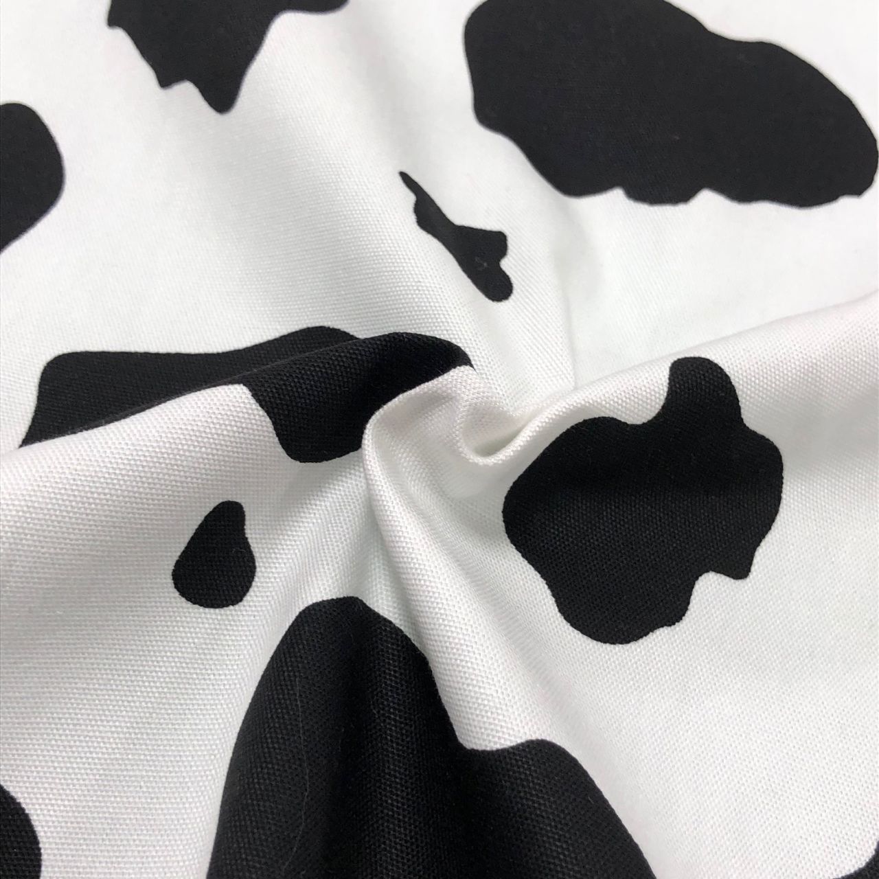 待望のホルスタイン柄 新宿アルタ 生地館4階 5階 生地 手芸用品のオカダヤ Okadaya 公式ショップブログ