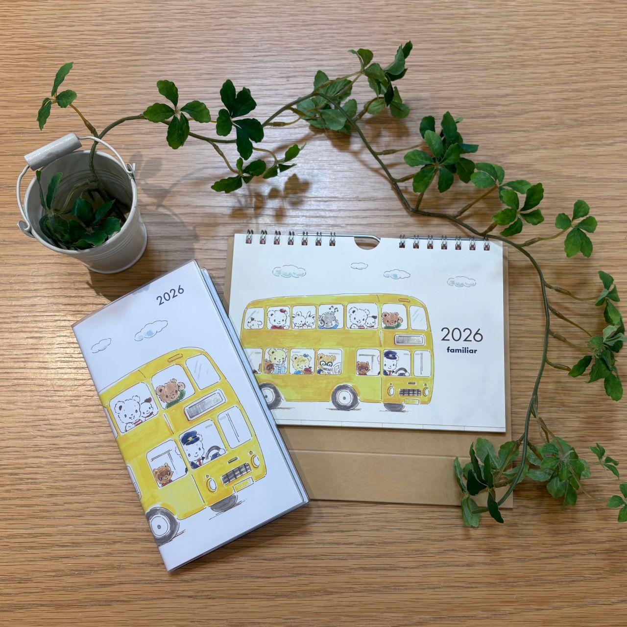 お待たせしました！毎年人気のスケジュール帳・卓上カレンダー入荷しま